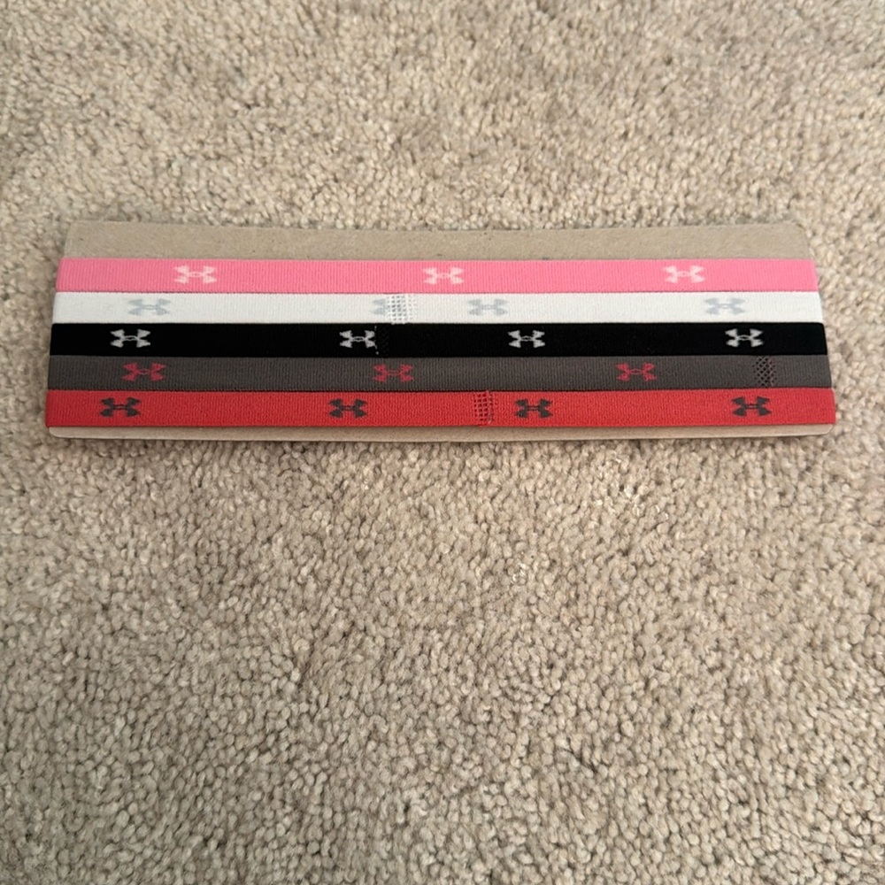 NWOT Under Armour 5 headbands.